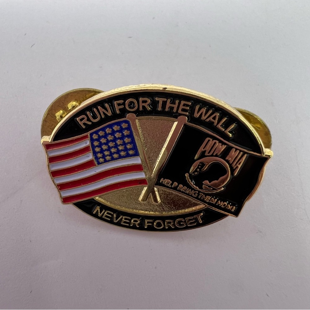 Run for the Wall Lapel Pin Never Forget USA & POW MIA Crossed Flags NO DATE